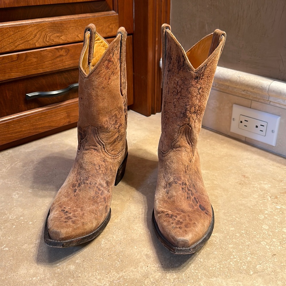 Women’s size 10 suedeOld Gringo cowboy boots